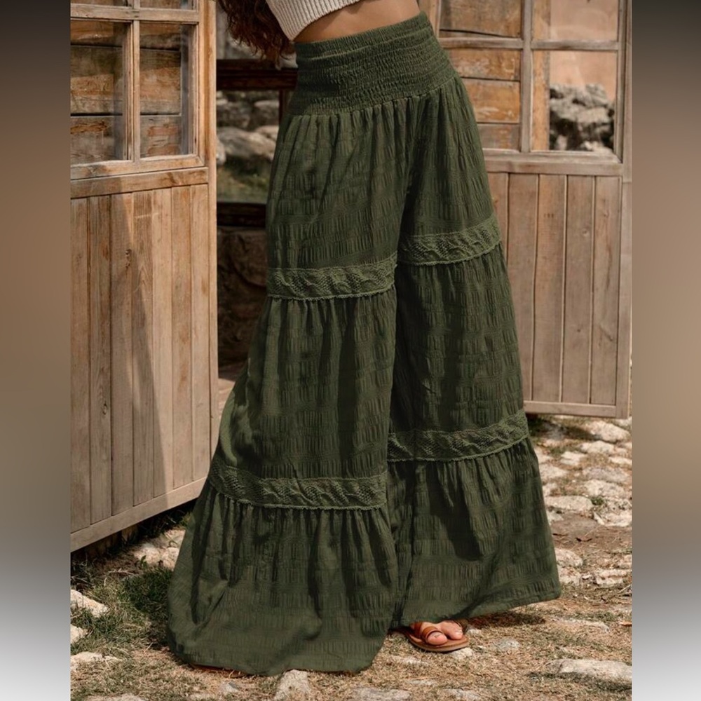 Elegant Green Textured  Maxi Skirt with Lace Trim